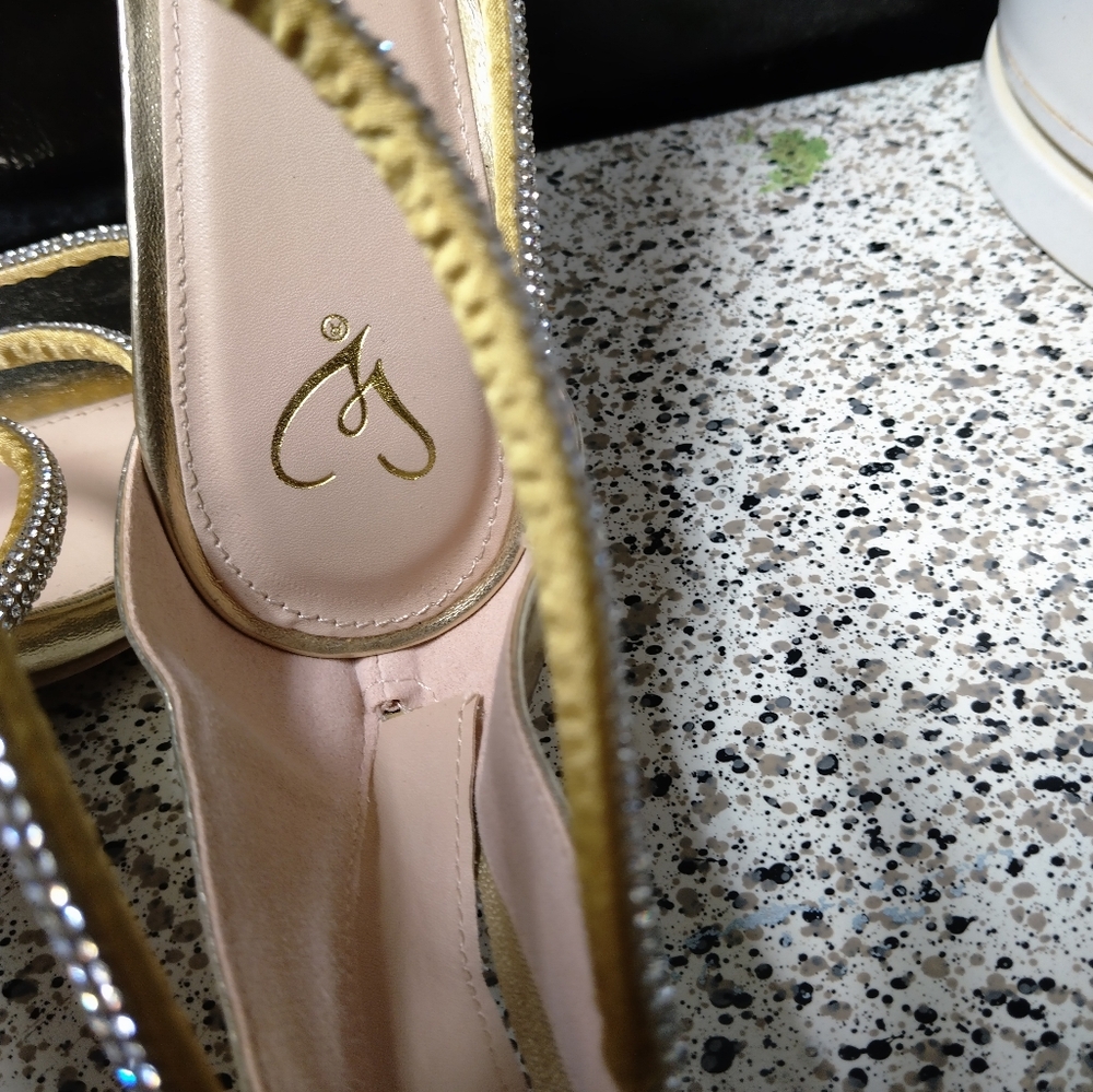 Shoes - Picture 11 of 12